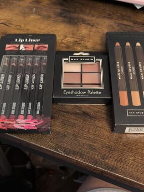 MAX STUDIO Neutral Eyeshadow, 6 Lip liners, Contour, Bronzer, Highlight Bundle